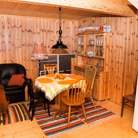 Mere Kodumajutus Kärdla Exterior foto